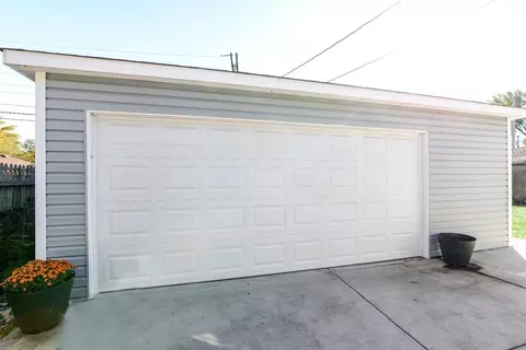 7907 Walnut Ave, Hammond, IN 46324 photo 8
