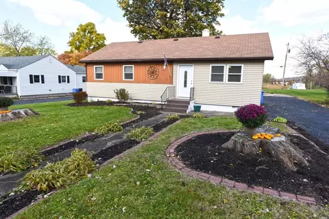 320 Cedar St, Crown Point, IN 46307 photo 2