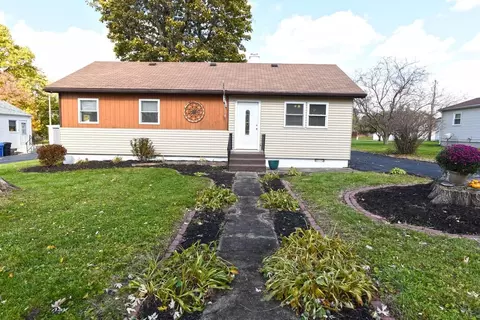 320 Cedar St, Crown Point, IN 46307 photo 1