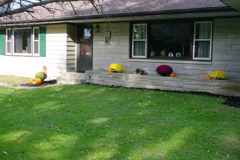 5521 E 650, Rolling Prairie, IN 46371 photo 2