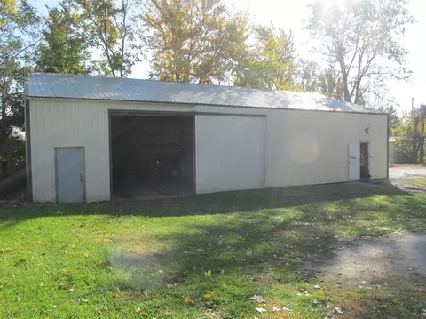 509 N Main St, Hebron, IN 46341 photo 4
