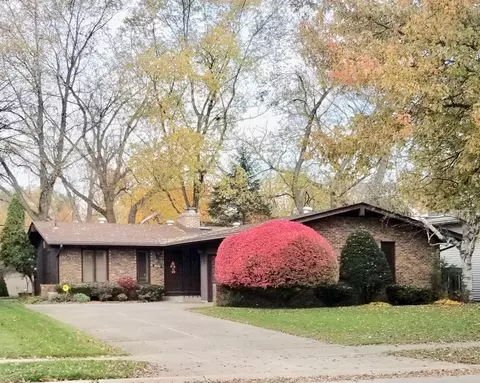 9248 Chestnut Ln, Munster, IN 46321 photo 1