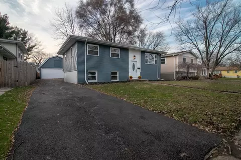 1044 N Wheeler St, Griffith, IN 46319 photo 2