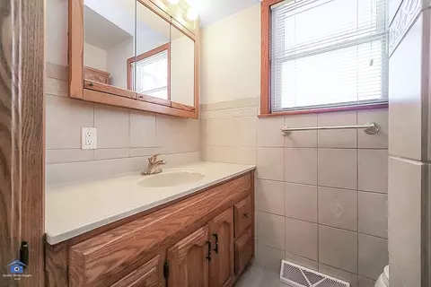 941 N Dwiggins St, Griffith, IN 46319 photo 12