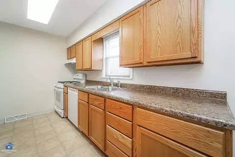 941 N Dwiggins St, Griffith, IN 46319 photo 8