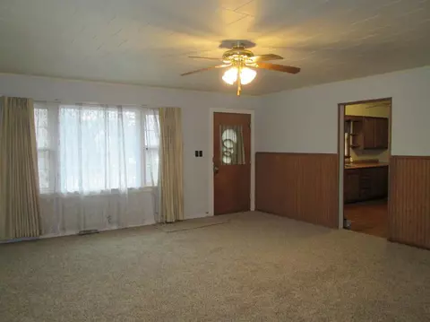 4488 E Oak St, Griffith, IN 46319 photo 5