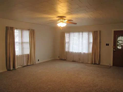4488 E Oak St, Griffith, IN 46319 photo 4