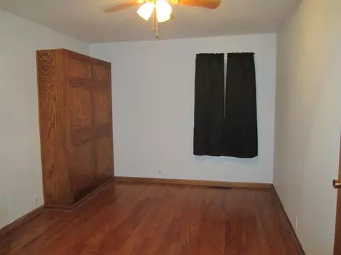4488 E Oak St, Griffith, IN 46319 photo 10