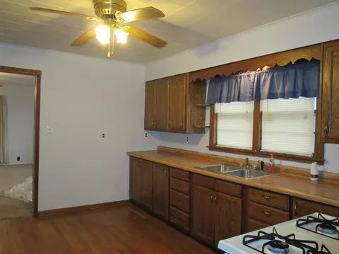 4488 E Oak St, Griffith, IN 46319 photo 7