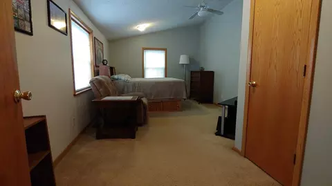 9054 Holmes Ter, De Motte, IN 46310 photo 11