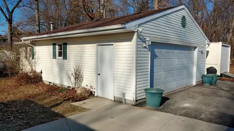 9054 Holmes Ter, De Motte, IN 46310 photo 8