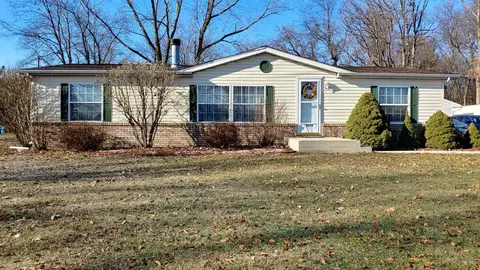 9054 Holmes Ter, De Motte, IN 46310 photo 3