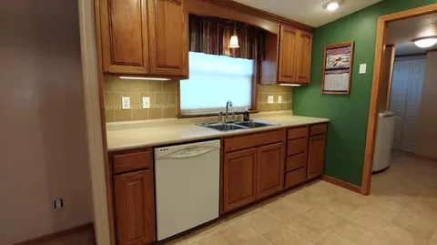 9054 Holmes Ter, De Motte, IN 46310 photo 20