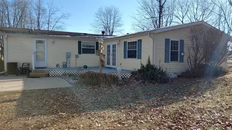 9054 Holmes Ter, De Motte, IN 46310 photo 7