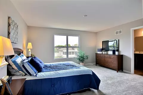 8964 Cornerstone Dr, Crown Point, IN 46307 photo 15