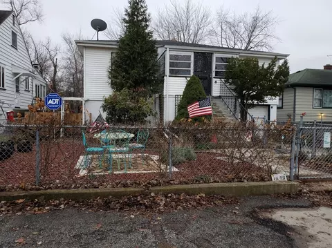 7727 Oak Ave, Gary, IN 46403 photo 2