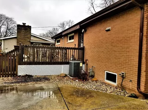 8036 Kooy Dr, Munster, IN 46321 photo 17