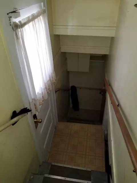 264 Harrison St, Gary, IN 46402 photo 12