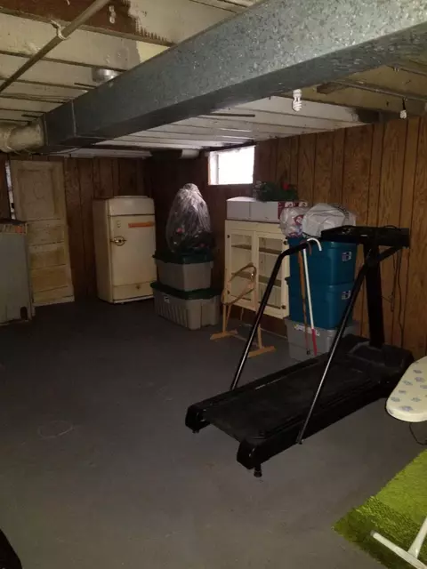 264 Harrison St, Gary, IN 46402 photo 16