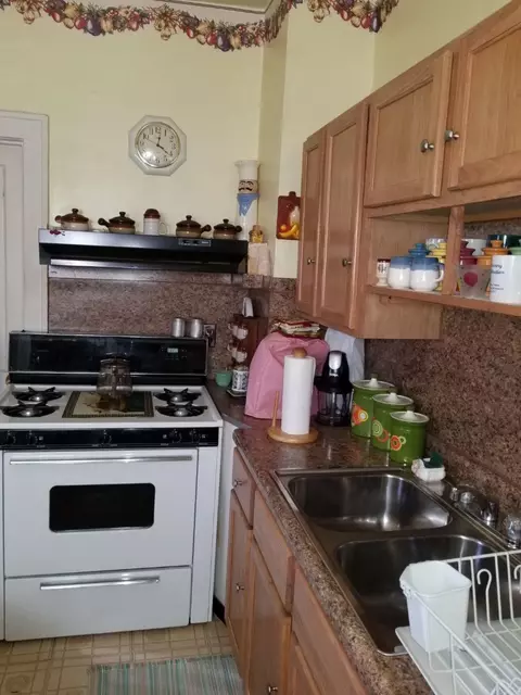 264 Harrison St, Gary, IN 46402 photo 11