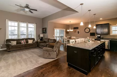 512 Gentile Ct, Valparaiso, IN 46385 photo 9