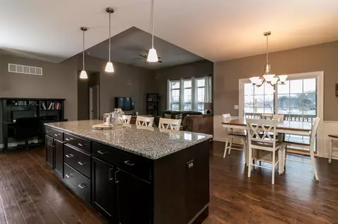 512 Gentile Ct, Valparaiso, IN 46385 photo 16