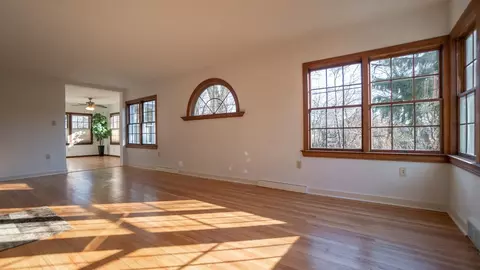 8977 E Delaware Pkwy, Munster, IN 46321 photo 12