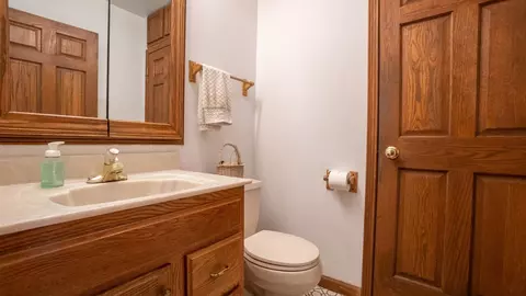 8977 E Delaware Pkwy, Munster, IN 46321 photo 8