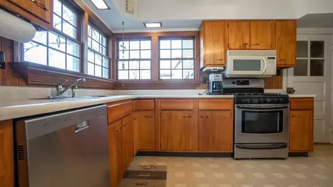 8977 E Delaware Pkwy, Munster, IN 46321 photo 3