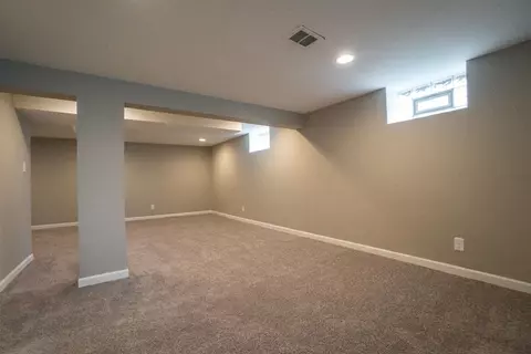 8036 Monaldi Dr, Munster, IN 46321 photo 15