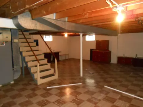 706 N Ernest St, Griffith, IN 46319 photo 17