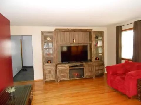706 N Ernest St, Griffith, IN 46319 photo 7
