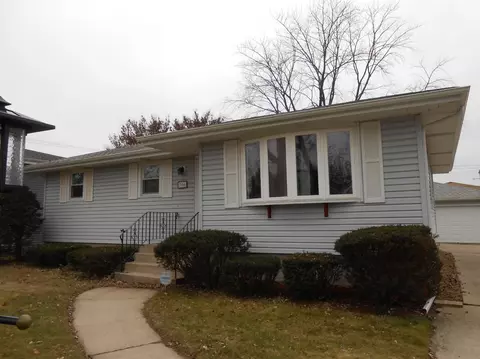 706 N Ernest St, Griffith, IN 46319 photo 2