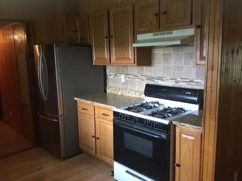 9037 Holmes Ter, De Motte, IN 46310 photo 4