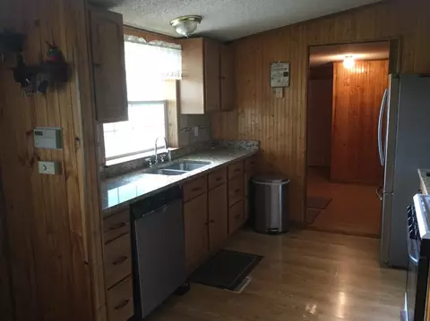 9037 Holmes Ter, De Motte, IN 46310 photo 6
