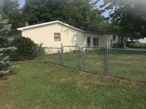 9037 Holmes Ter, De Motte, IN 46310 photo 18