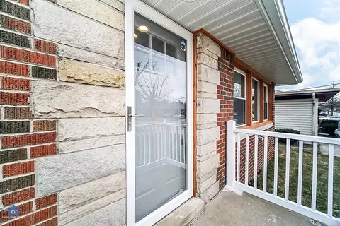 6725 Ash Pl, Gary, IN 46403 photo 2