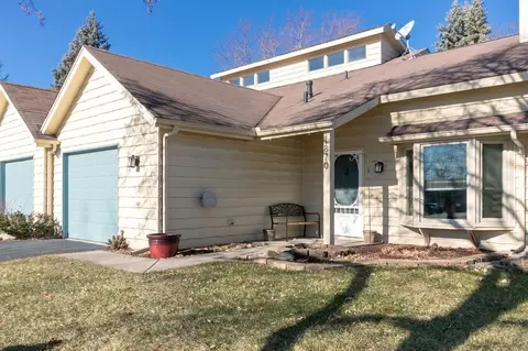 1870 Springvale Dr, Crown Point, IN 46307 photo 1
