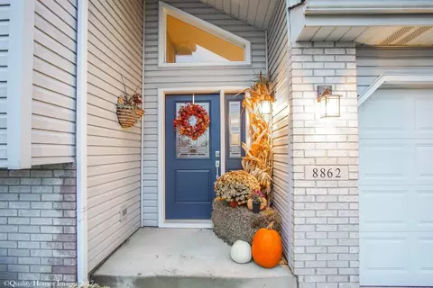 8862 Hamlin Pl, Crown Point, IN 46307 photo 2