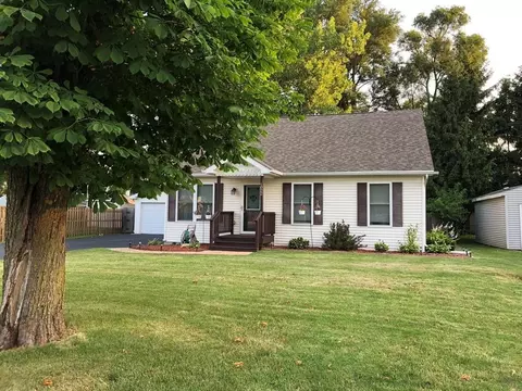 1022 E North St, Crown Point, IN 46307 photo 2