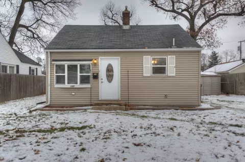 135 N Wright St, Griffith, IN 46319 photo 1
