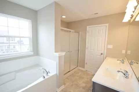 2556 Kerry Dr, Valparaiso, IN 46385 photo 13