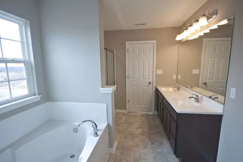 2556 Kerry Dr, Valparaiso, IN 46385 photo 14