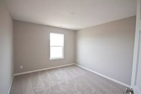2556 Kerry Dr, Valparaiso, IN 46385 photo 8
