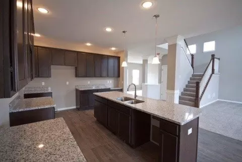 2556 Kerry Dr, Valparaiso, IN 46385 photo 5
