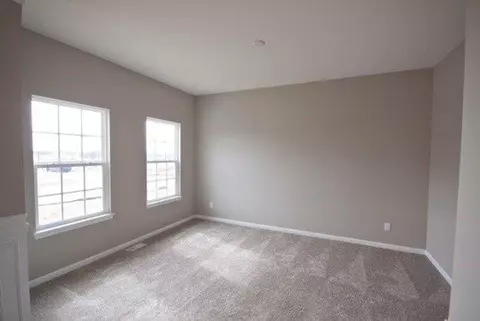 2556 Kerry Dr, Valparaiso, IN 46385 photo 2