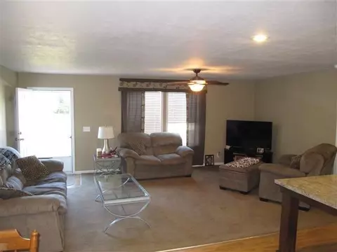 10974 N 593, De Motte, IN 46310 photo 2
