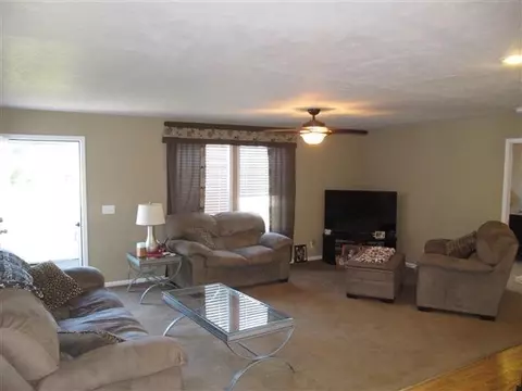 10974 N 593, De Motte, IN 46310 photo 5