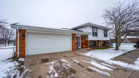 631 Pierce Ave, Dyer, IN 46311 photo 1