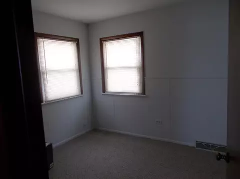 843 W Woodside Dr, Griffith, IN 46319 photo 8